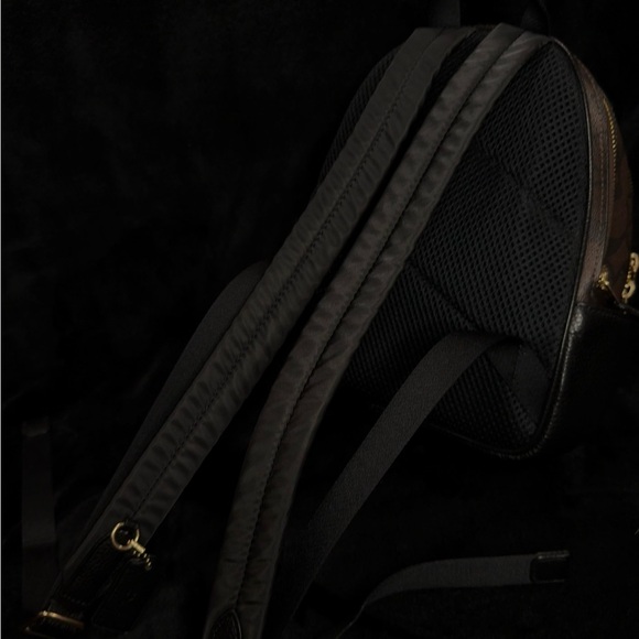 🎒 Coach Brown and Black Mini Court Backpack 🎒 - Picture 3 of 7